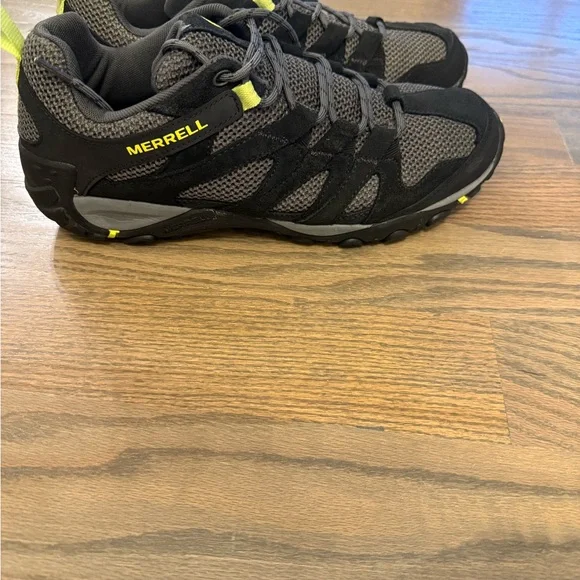 Merrell Alverstone - Picture 2 of 4